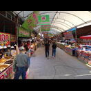 Verkaufsstände des Nachtmarkts am Ufer des Mae Nam Ping